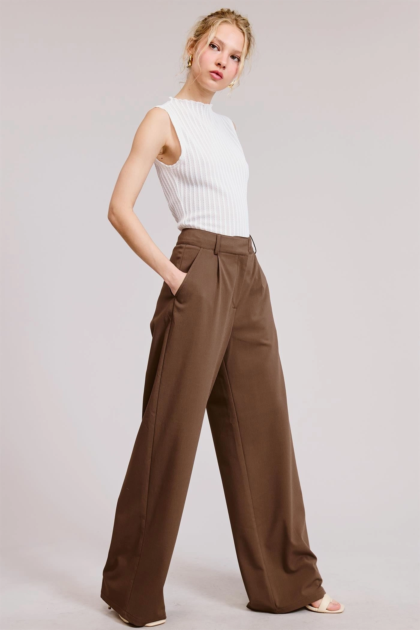 ThermalRegulation Pleated Wide Leg Trousers - Brown