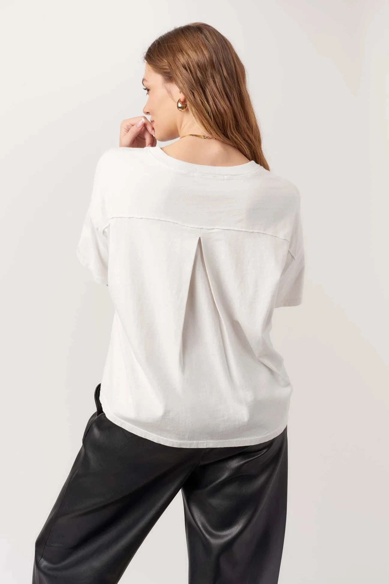 Suarez Boxy Tee - White Adjustable Hemline