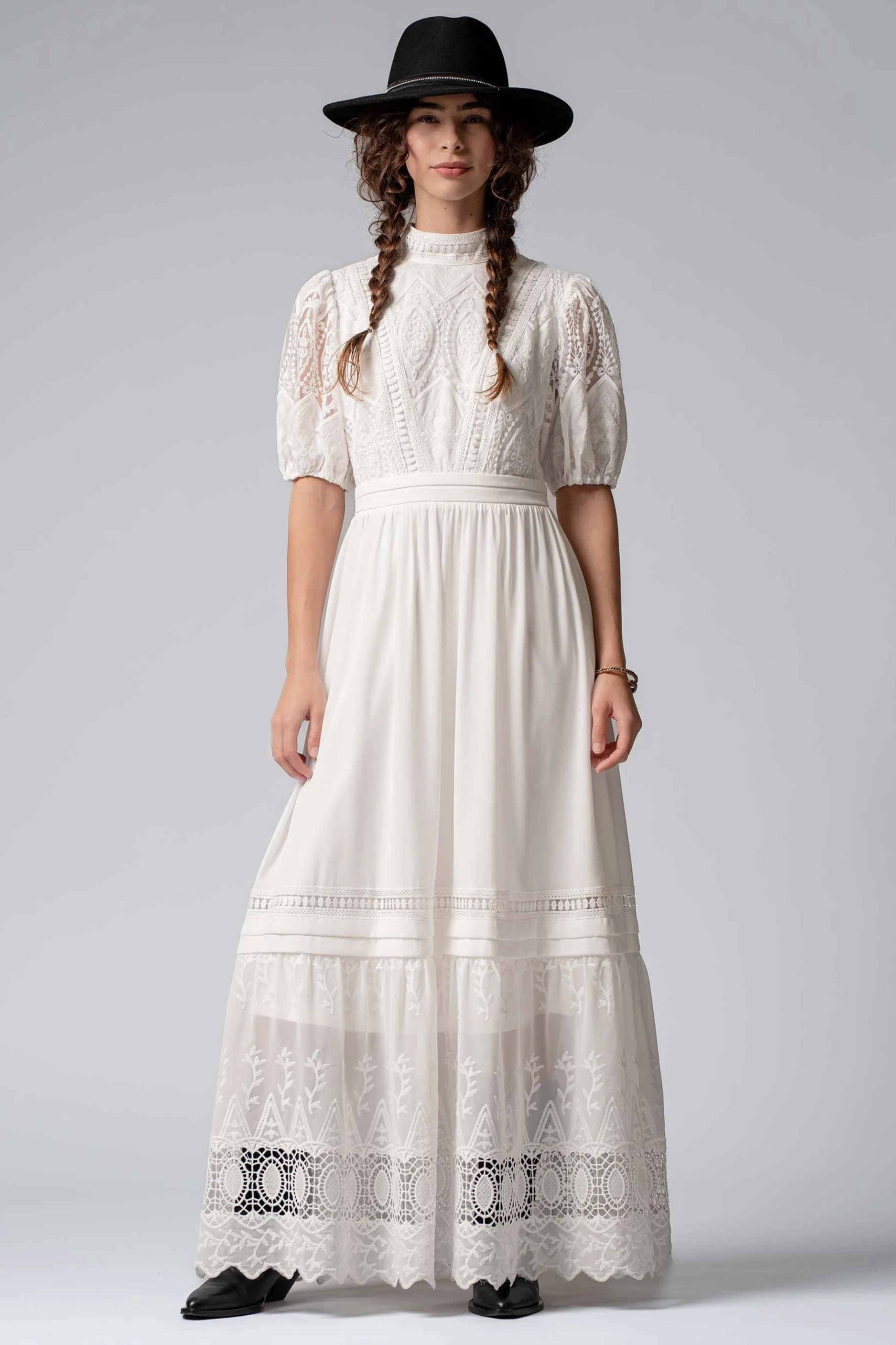Summer Lace Maxi Dress - White Polished Design Clean Fit