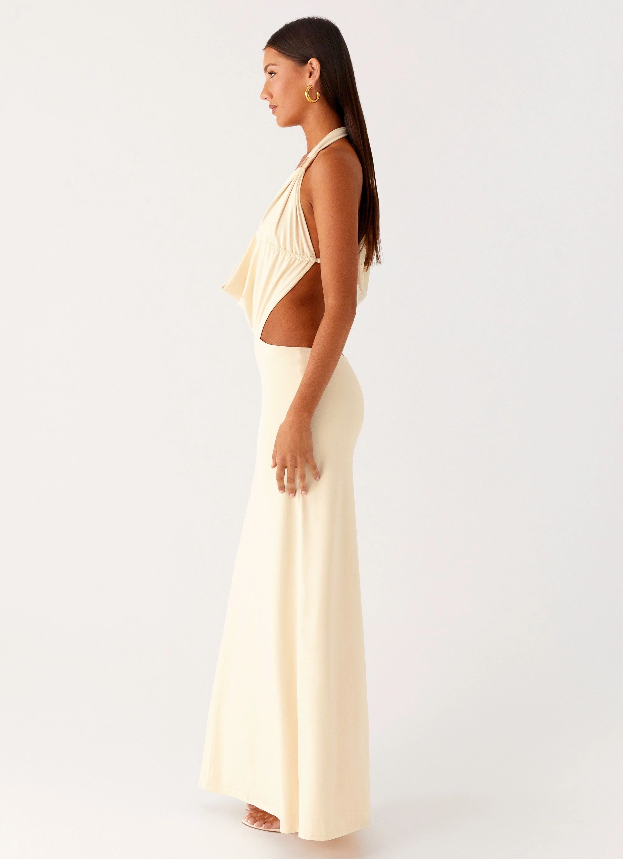 Torina Halter Maxi Dress - Lemon Flexible Fit Subtle Mood
