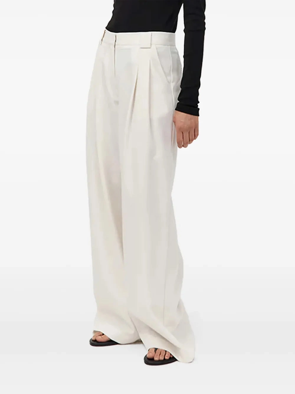 Easy Travel Twill Wide Leg Pleat Pants in Off White