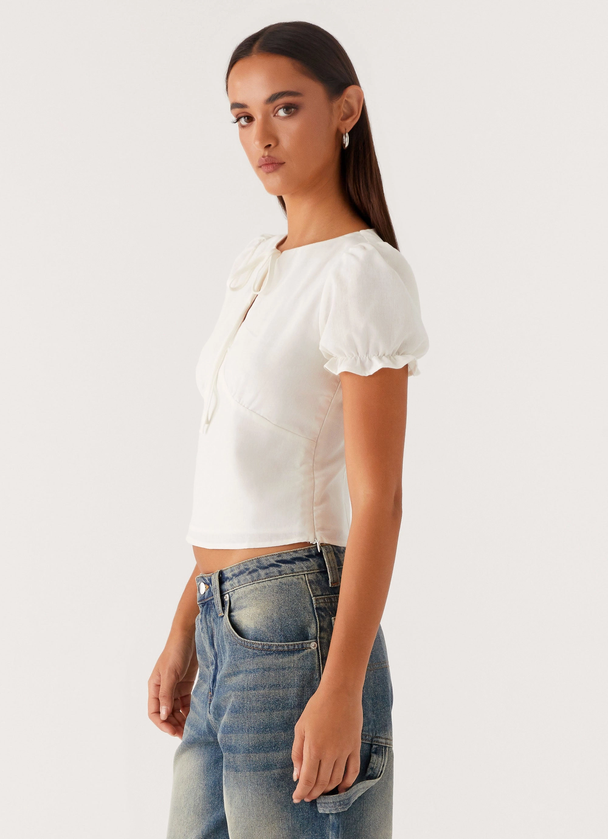 RibbedTexture UVProtective Coating These Words Puff Sleeve Top - White