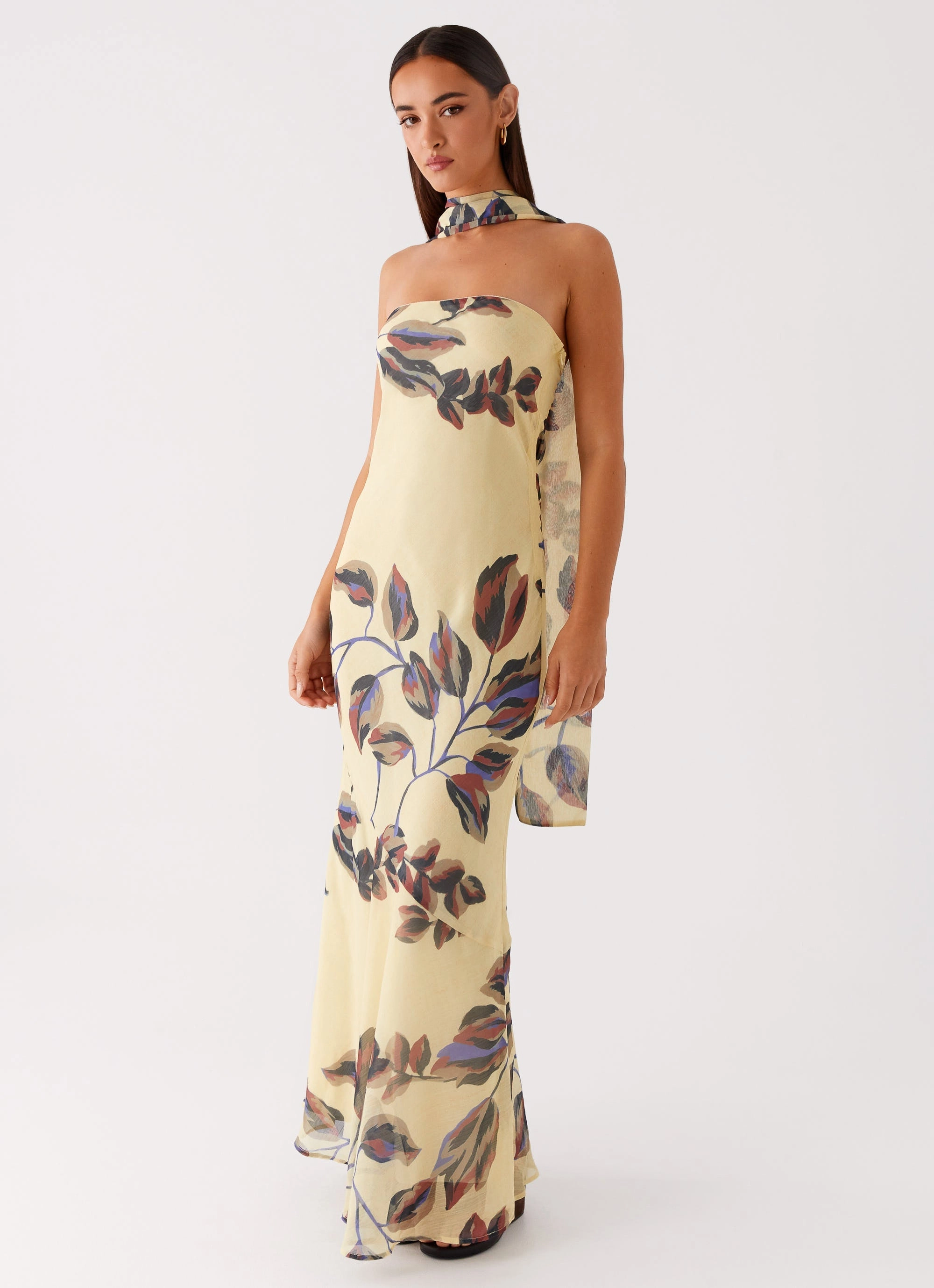 Chic Ensemble Under The Pagoda Maxi Dress - Buttercream Leaf Print