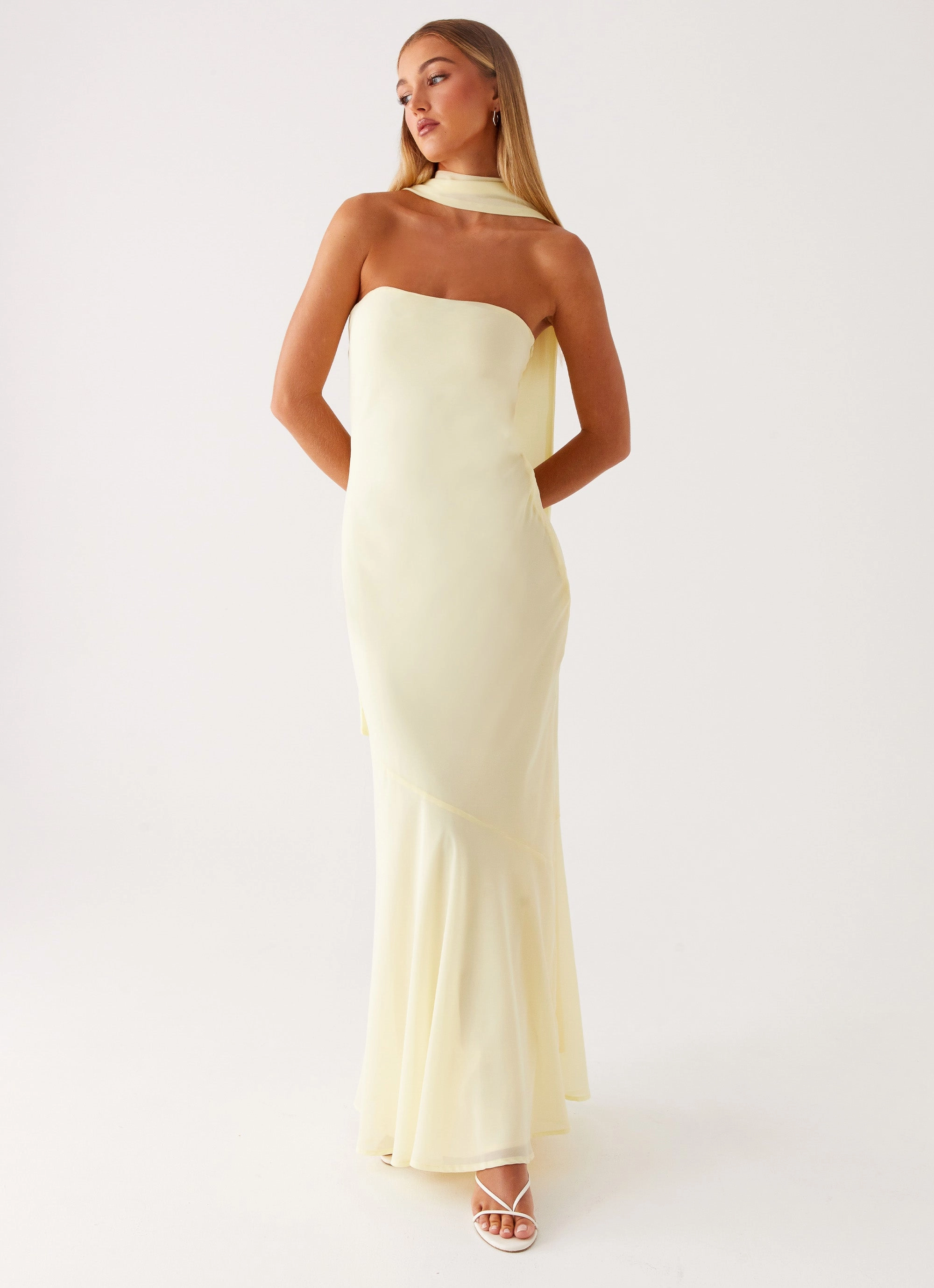 Shiny surface Under The Pagoda Maxi Dress - Yellow