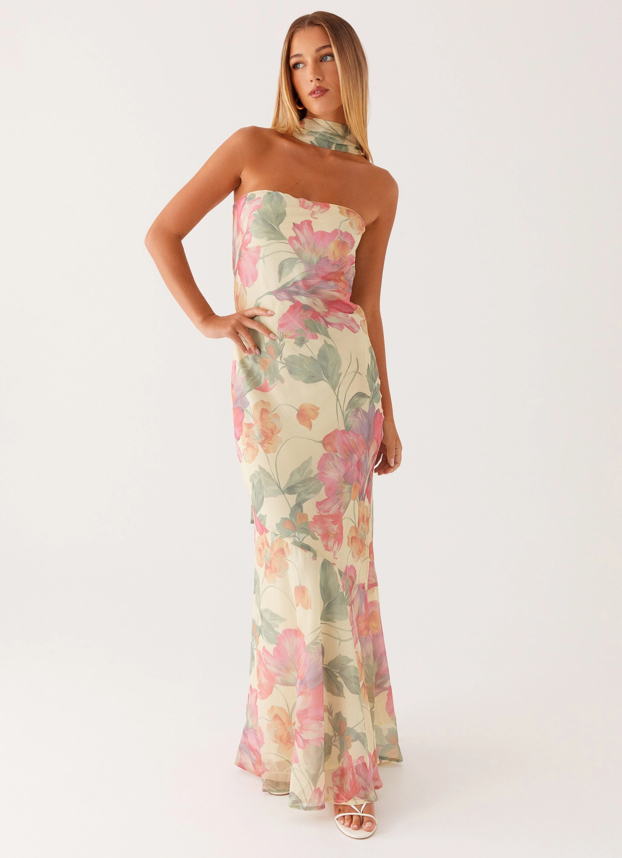 Perfect Design Under The Pagoda Maxi Dress - Yellow Peony