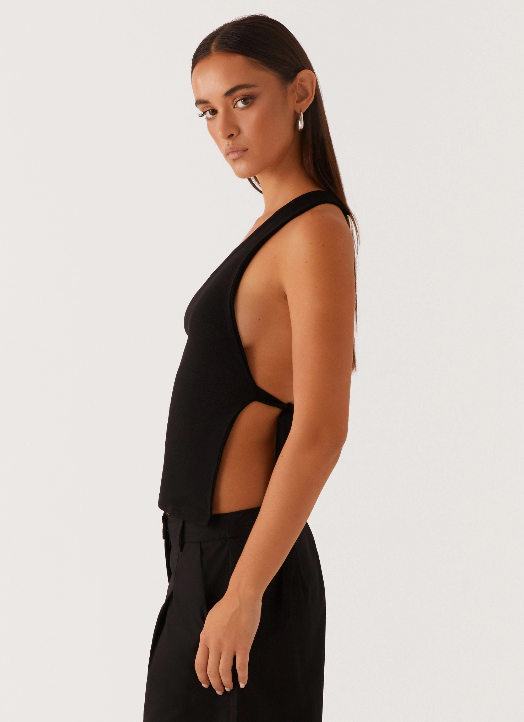 Safiya One Shoulder Top - Black Classic Style