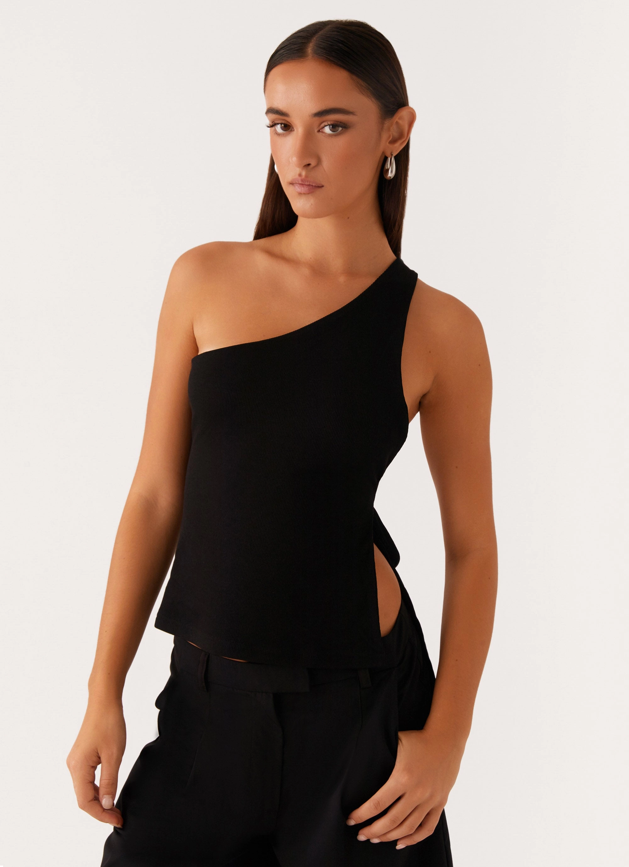 FrictionResistant Trim Safiya One Shoulder Top - Black