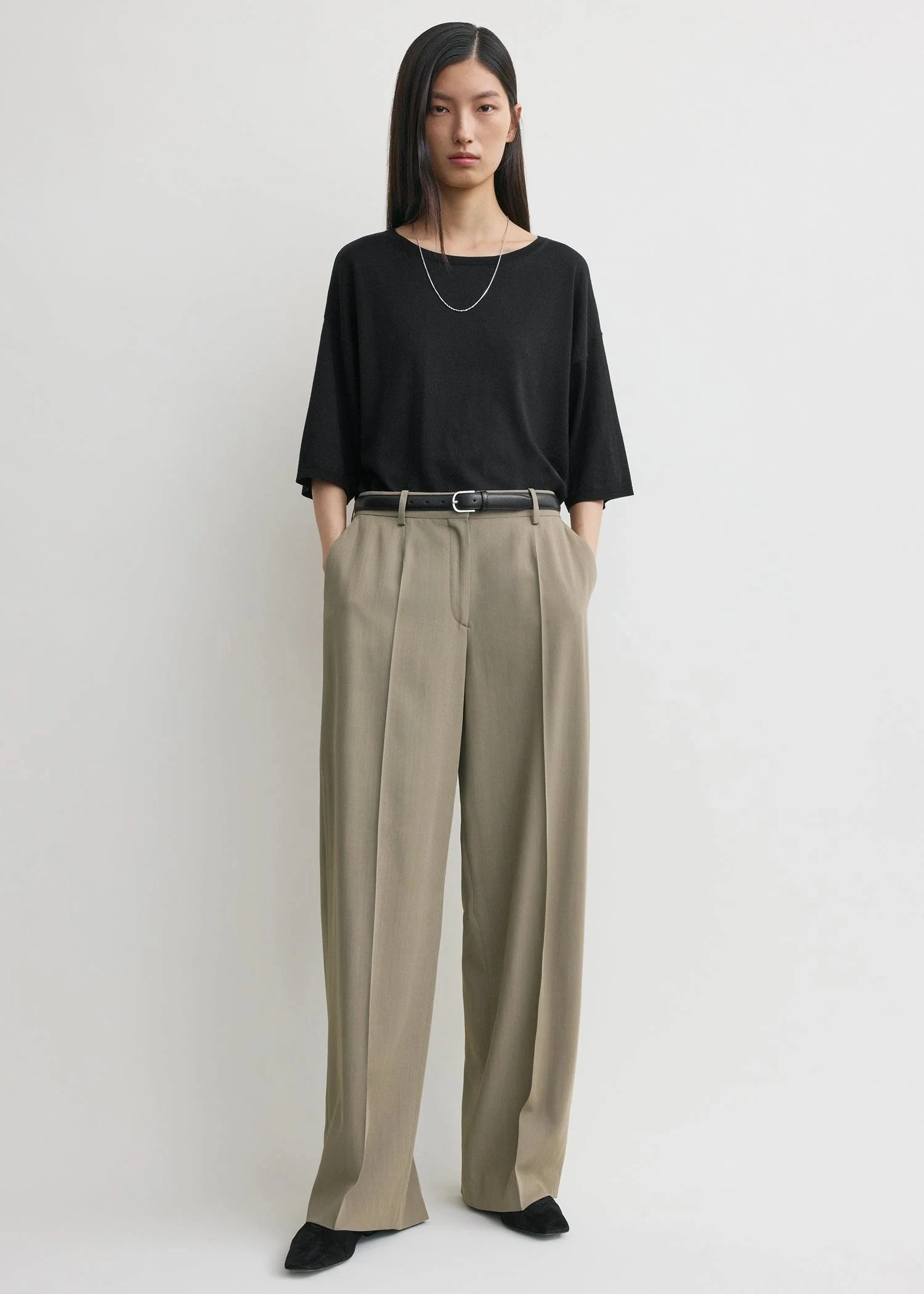 SmoothZipClosure Wide Fluid Trousers in Taupe